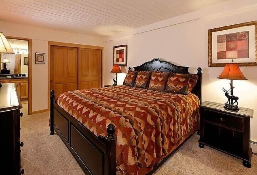 Stonebridge Condominiums