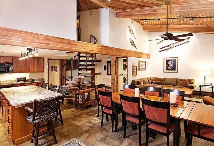 Stonebridge Condominiums