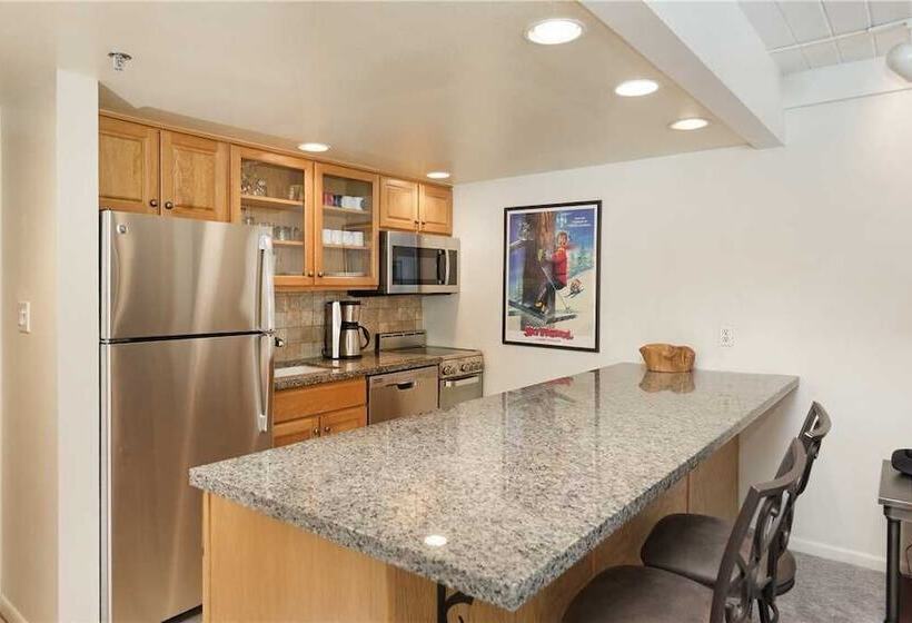 Stonebridge Condominiums