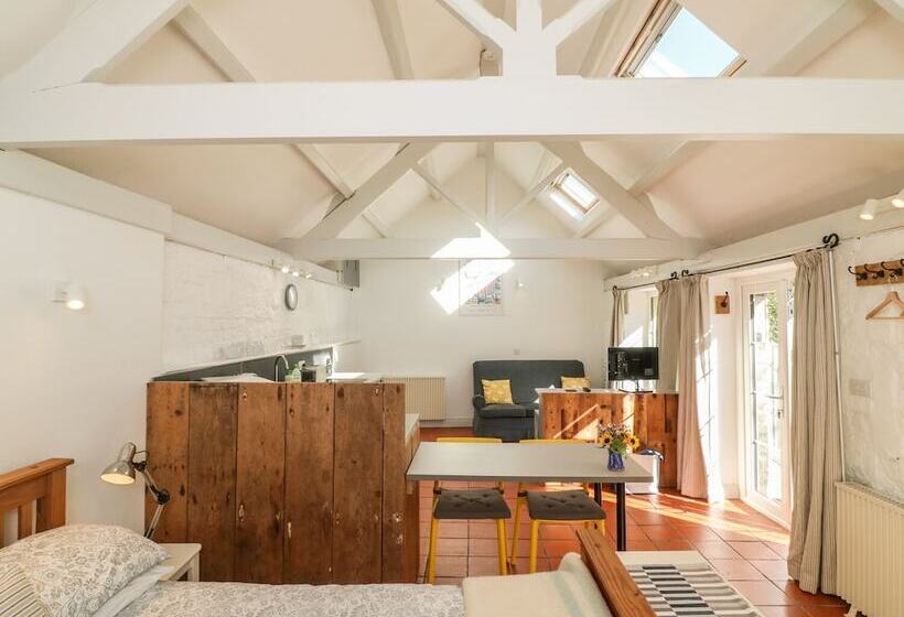 The Daffodil Shed