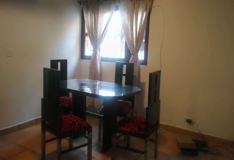 Villa Paraíso   Hostel