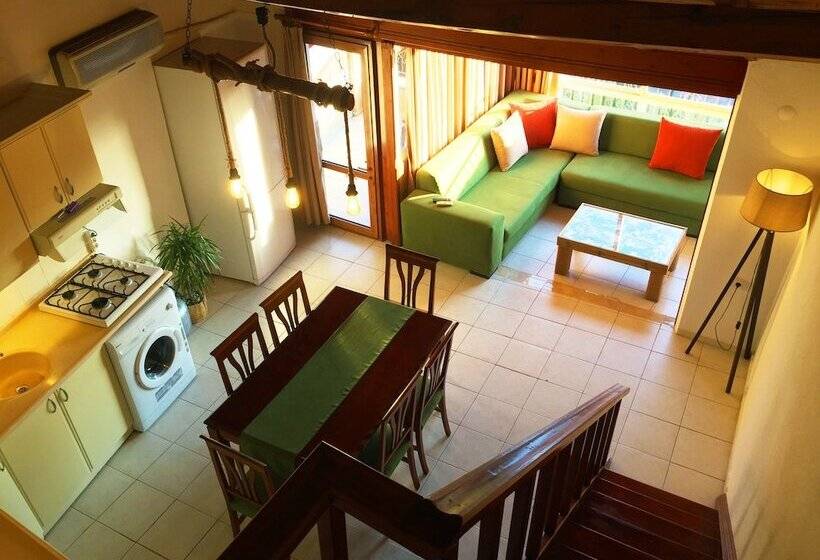 Amigo Apartments