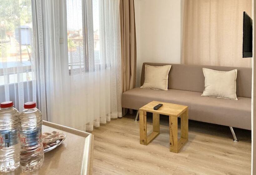 Amigo Apartments