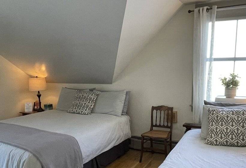 צימר Lareau Farm Inn