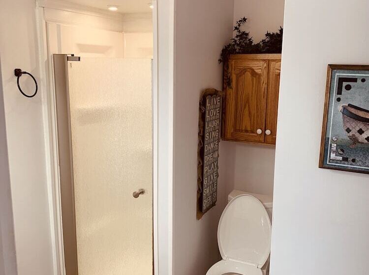 Centennial Inn Bed & Breakfast