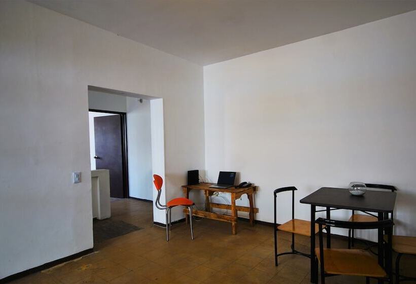 Hostal De La Pola   Hostel