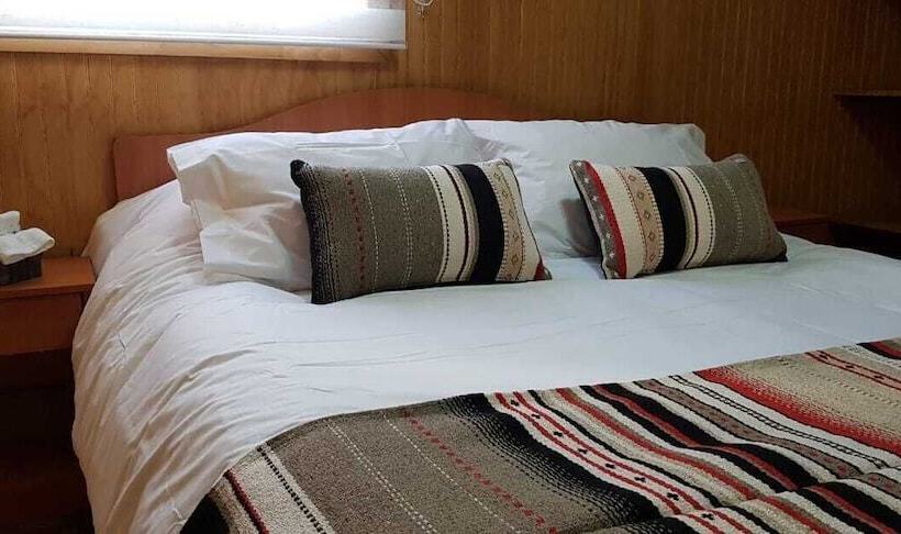 Hostal Lago Cóndor