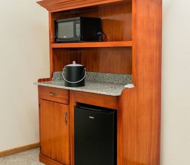 هتل Caribbean Inn