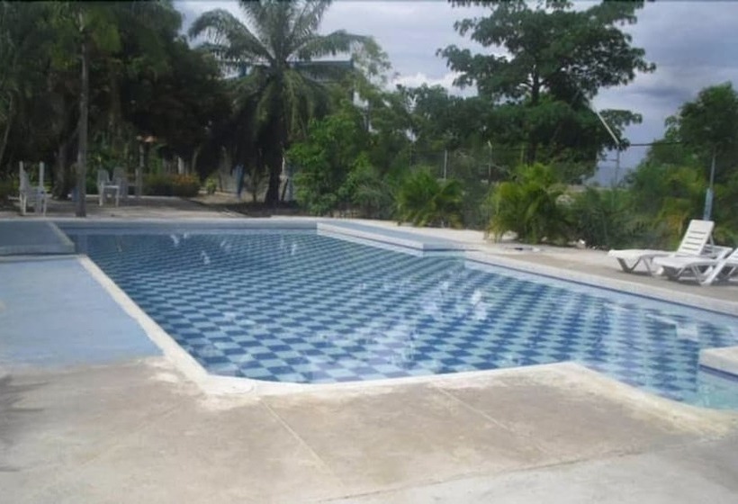 هتل Centro Vacacional Maria Dayana