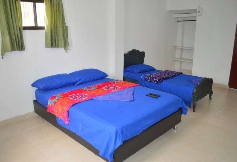 هتل Corales Del Mar