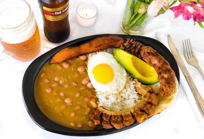 هتل Hostal La Masia