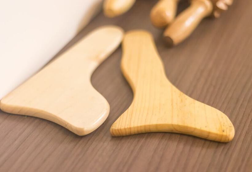 هتل Hostal La Masia