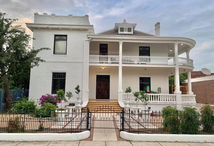 فندق Laredo Mansion