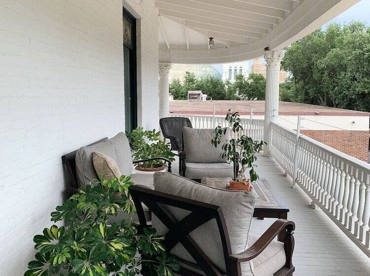 فندق Laredo Mansion