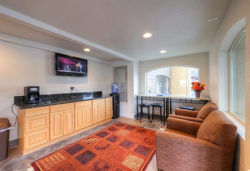 בית מלון כפרי Newport Inn & Suites By Oyo Rooms