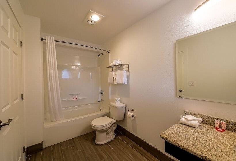 בית מלון כפרי Newport Inn & Suites By Oyo Rooms