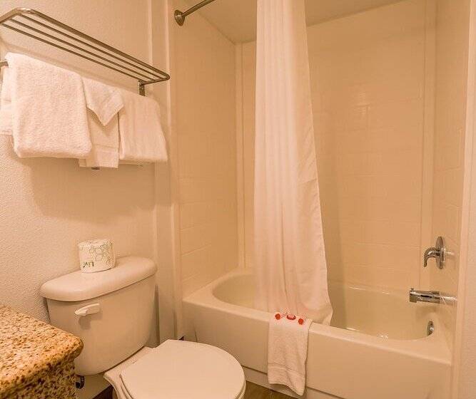 בית מלון כפרי Newport Inn & Suites By Oyo Rooms