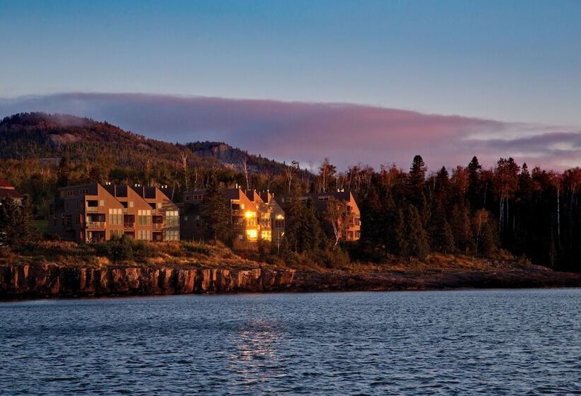 호텔 Surfside On Lake Superior