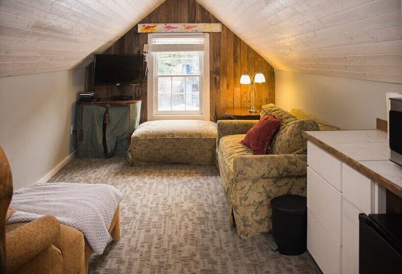 بنسيون Riverside Inn And Cottages