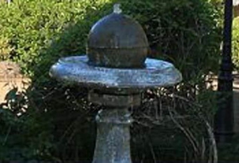 פנסיון Thatchings Guest House