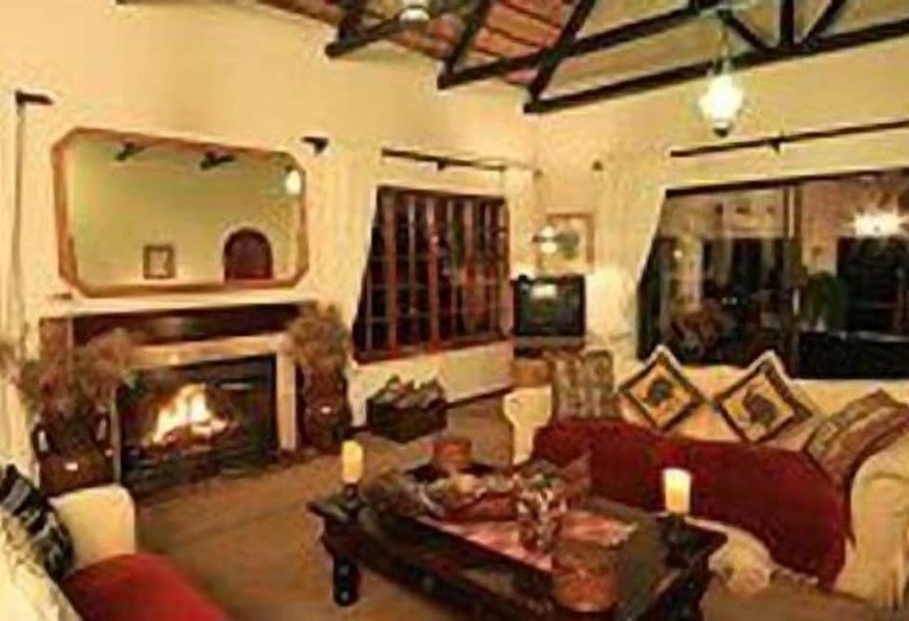 פנסיון Thatchings Guest House