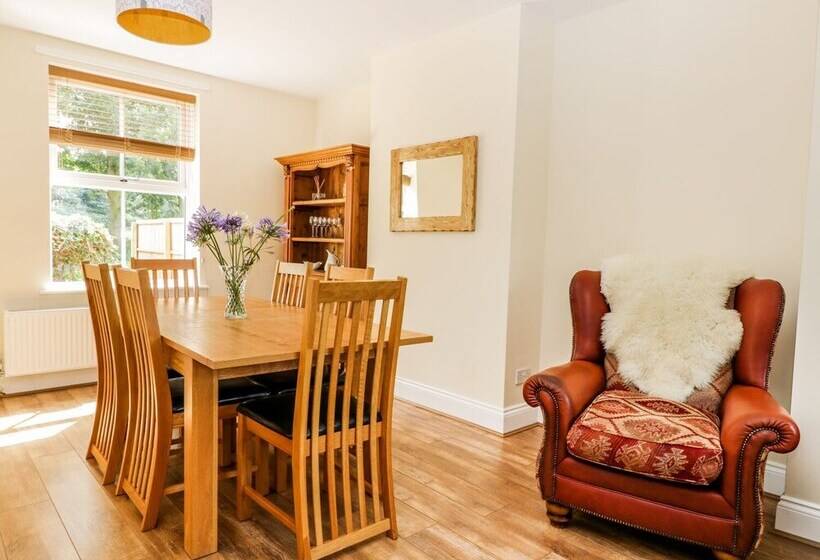 2 Moor Farm Cottages