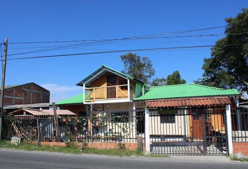 هاستل Hostal Macondo