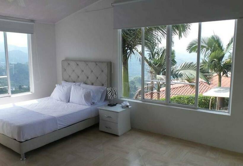 تختخواب و صبحانه Velez Del Campo