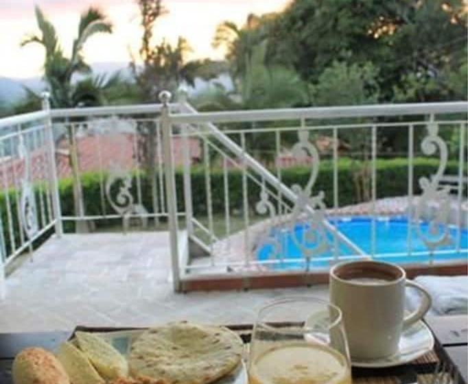 تختخواب و صبحانه Velez Del Campo