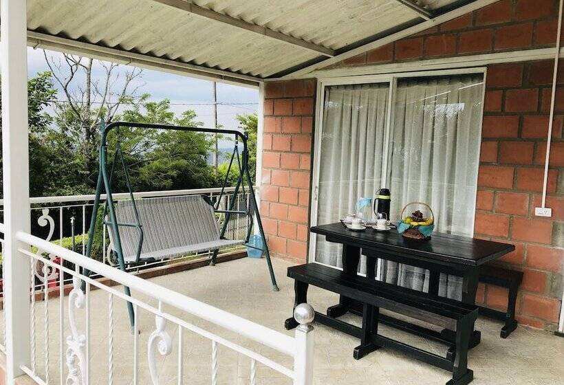 تختخواب و صبحانه Velez Del Campo