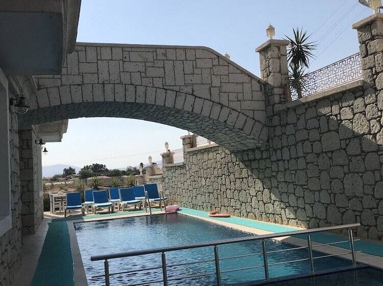 هتل Akkum