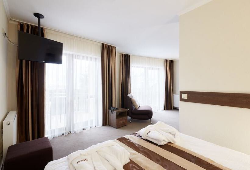 فندق Graal Resort