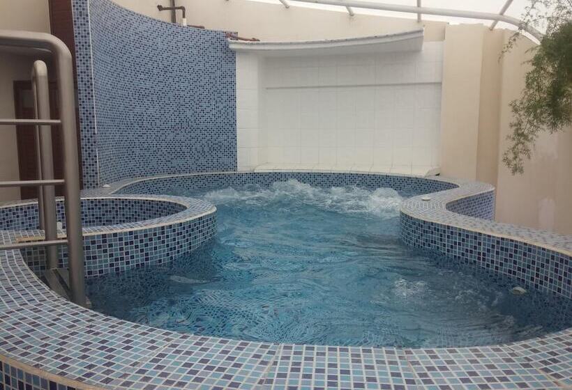 هتل Hostal Plaza By Elvita