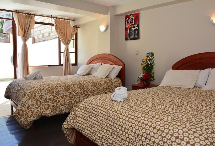 هتل Hostal Plaza By Elvita