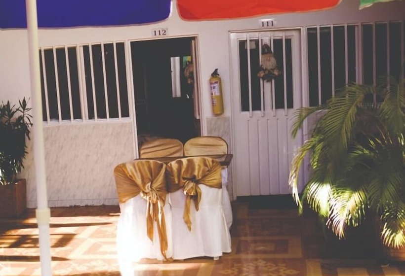 هتل La Gran Casona