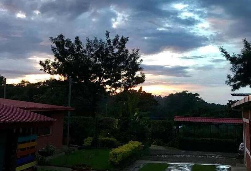 هتل Villa Castillo De Ensueño