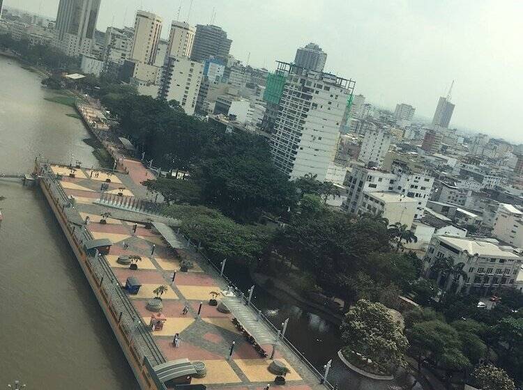 Luxury Suites Riverfront Gye