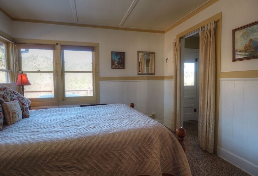 Murphy S Riverside    Ev #3178 2 Bedroom Cottage By Redawning
