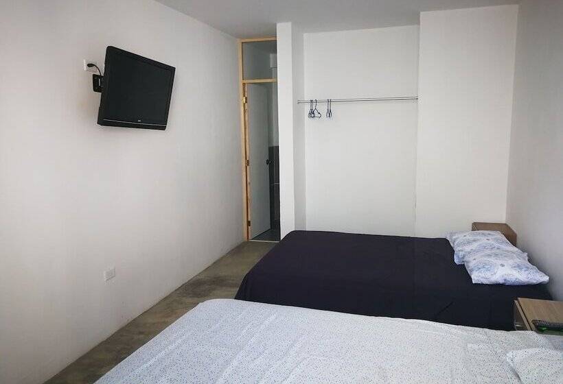 Пансион Ponderosa Paracas Lodging