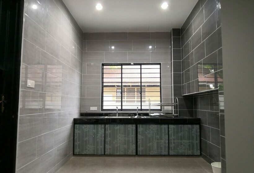 Pension Re   Roomy Stay