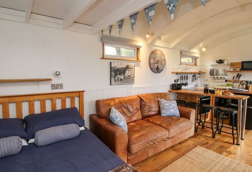 Shepherds Cabin At Titterstone