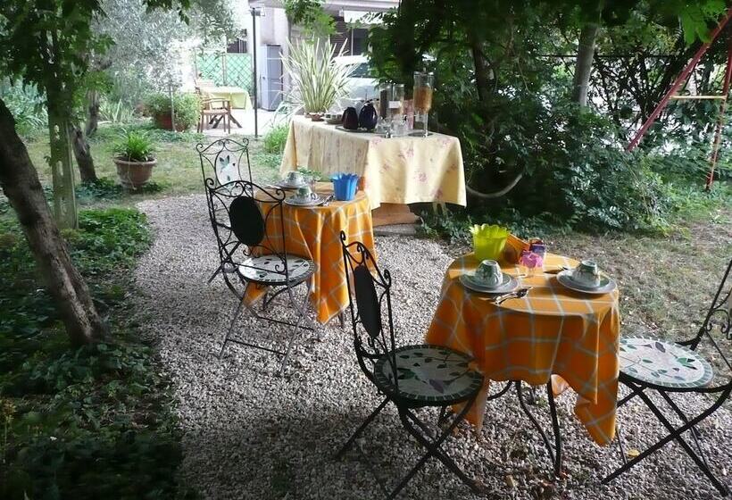 مبيت وإفطار Al Giardino Degli Ulivi