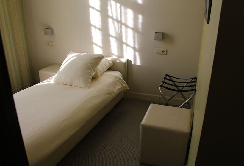 تختخواب و صبحانه Amaryllis Hotel Veurne