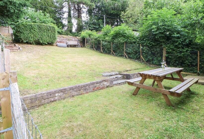 27 Bongate