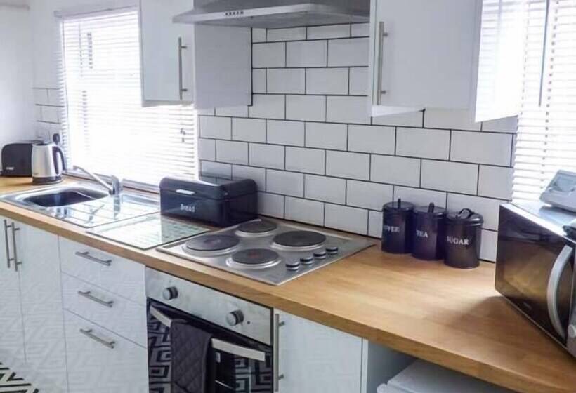 Flat 1