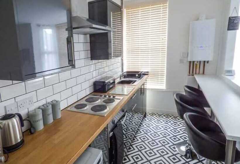 Flat 2