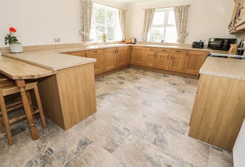 Rede River Cottage