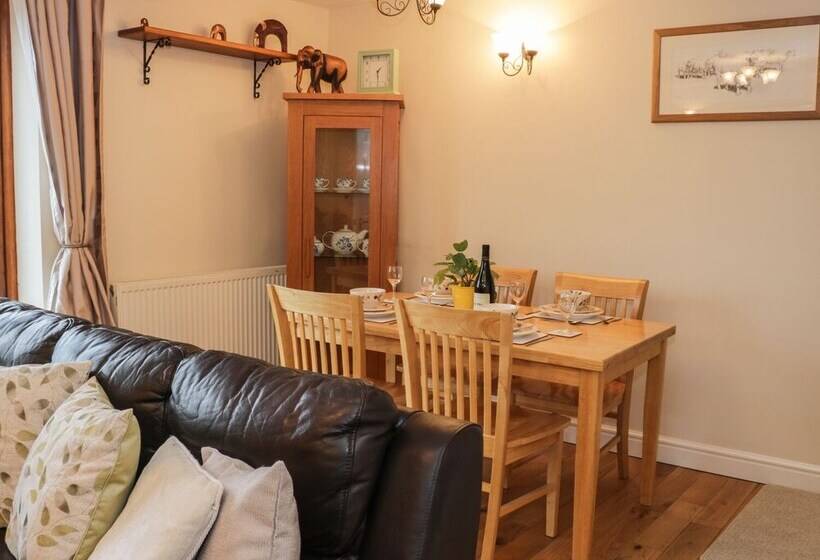 Ryelands Cottage