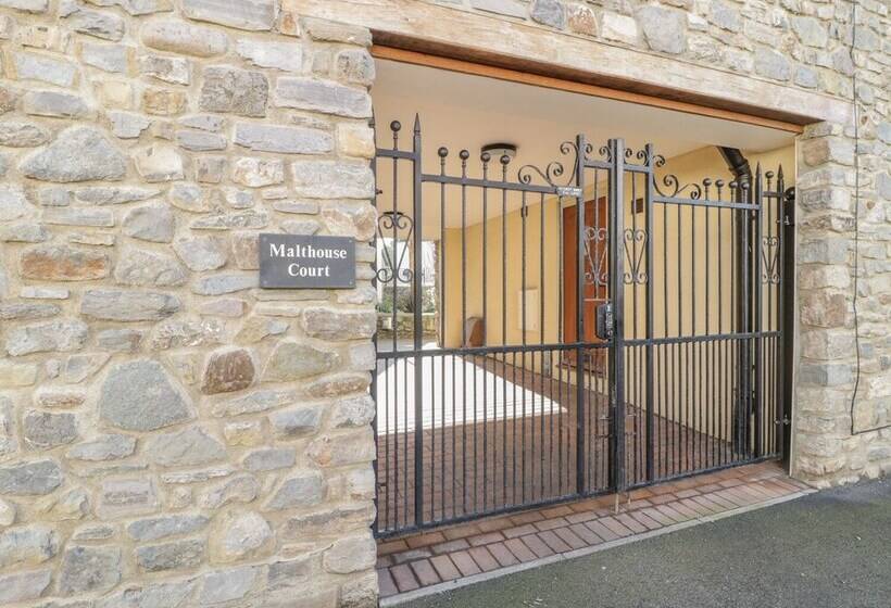 6 Malthouse Court