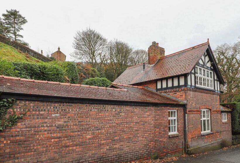 Beechlands Cottage